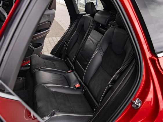 Volvo XC 60 cena 129900 przebieg: 155067, rok produkcji 2018 z Wschowa małe 781
